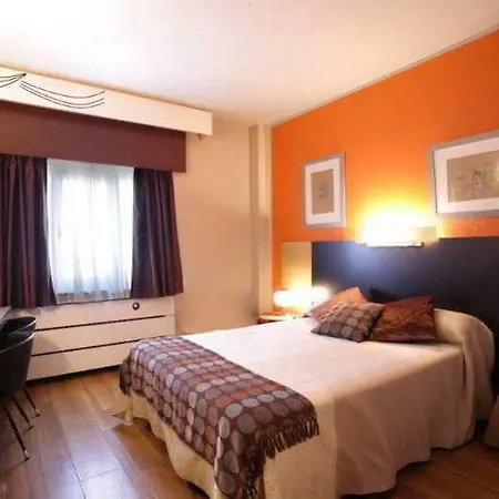 فندق Crisol Quindos 3*