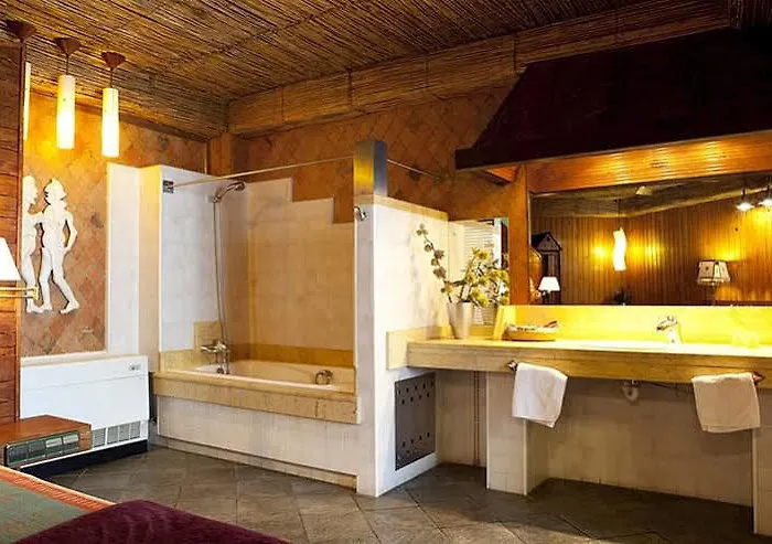 Crisol Quindós Hotel 3*